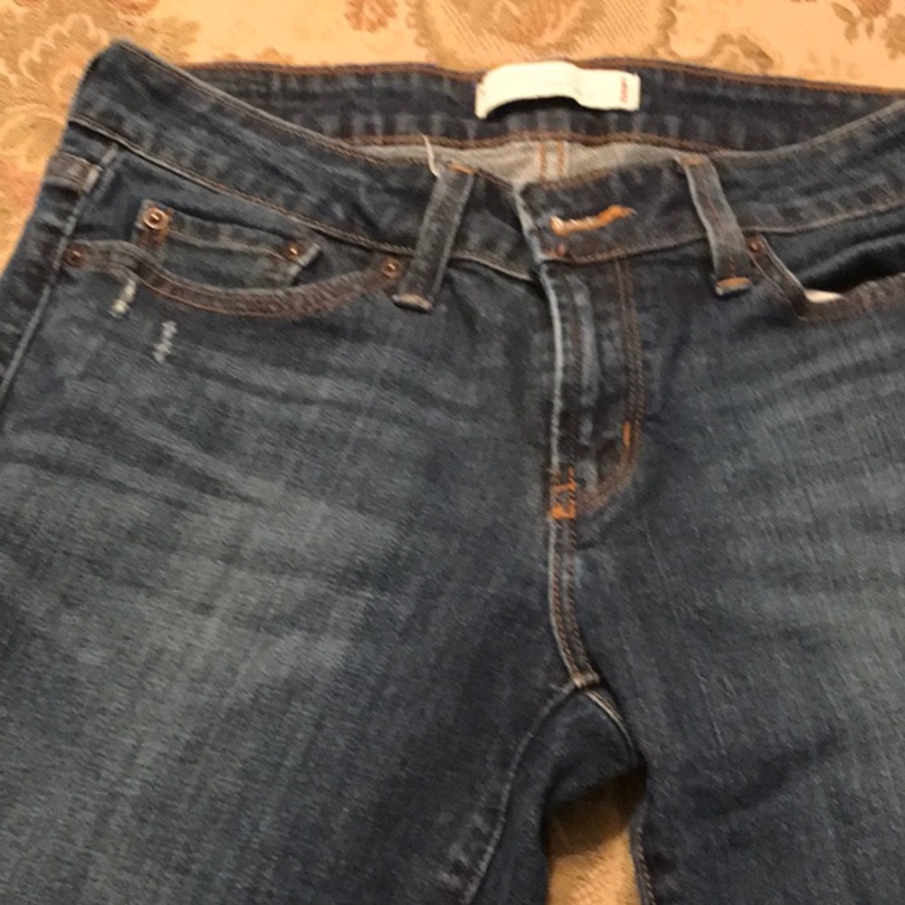 Levi’s jeans size 4M, in excellent condition.